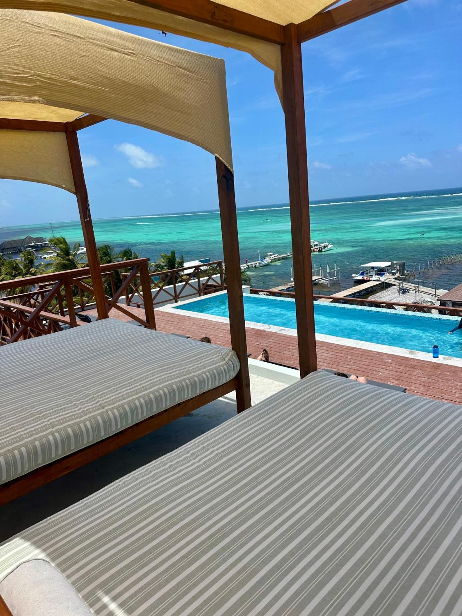 Sandbar Beachfront Hostel & Restaurant San Pedro  Ngoại thất bức ảnh