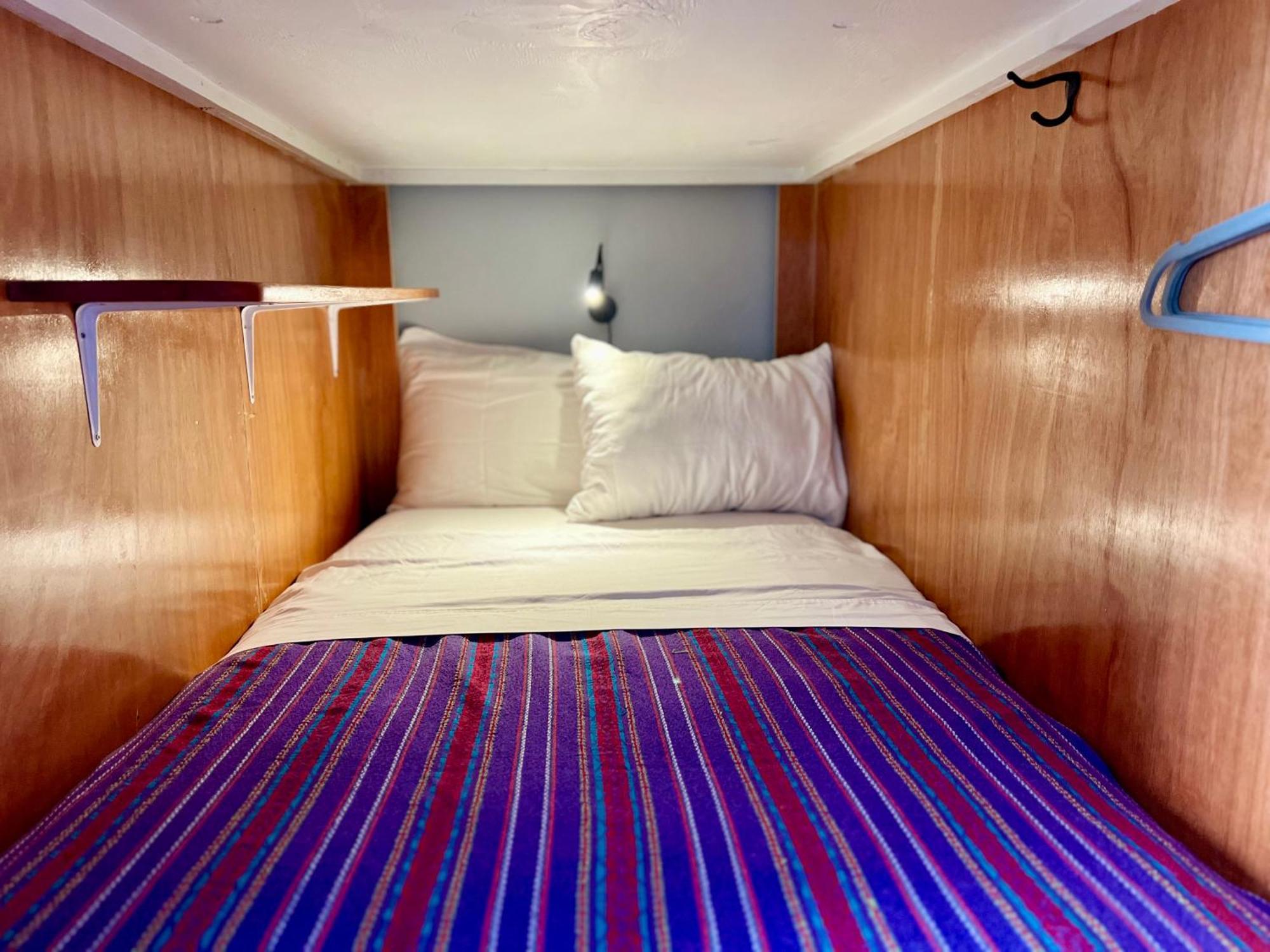Sandbar Beachfront Hostel & Restaurant San Pedro  Phòng bức ảnh